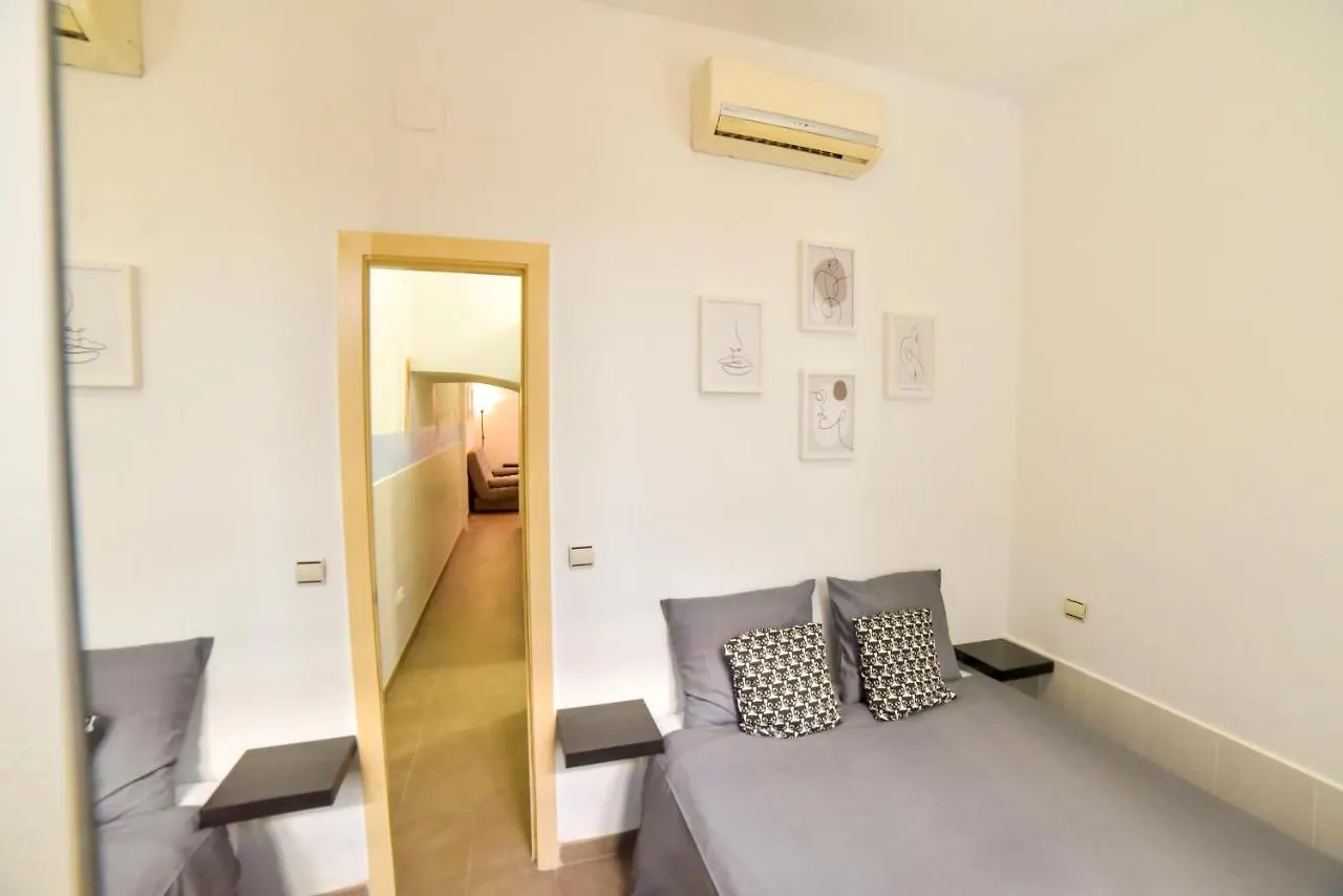 Quiet Typical Patio & Terrace Apartment Seville